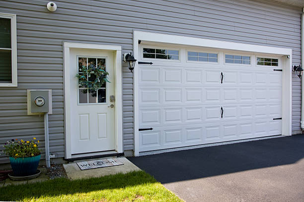 24/7 Emergency Garage Door Panel Replacement experts in Belle Rose, LA